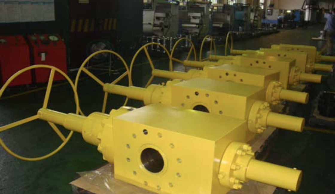 Manual Gate Wellhead Valves BallOperated Cameron FLSR Frac Type